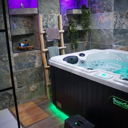 Nuit De La Sagesse "Jacuzzi Terrasse Et Parking Prive" Apartment Rouen Ngoại thất bức ảnh